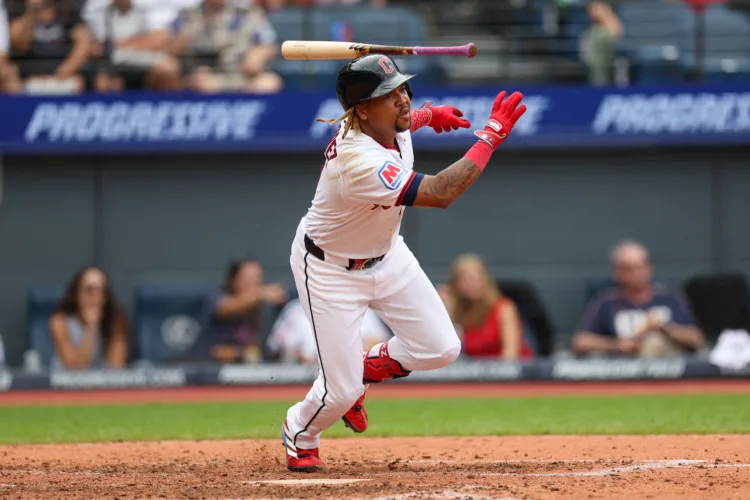 Ramírez hits milestone to help Guardians route Royals